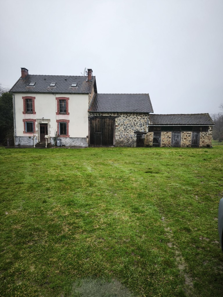 Fermette maison 3 chambres sur terrain de 5000 m2