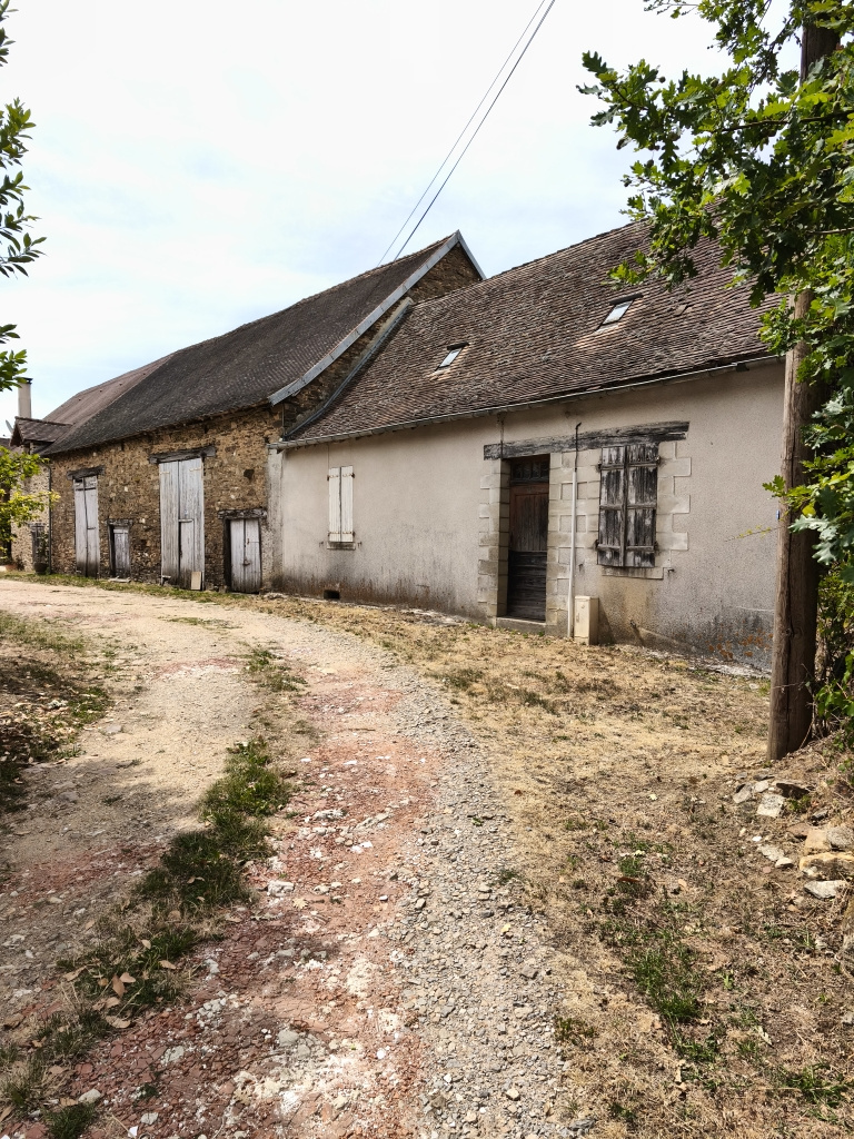 Fermette à rénover avec 2731m2